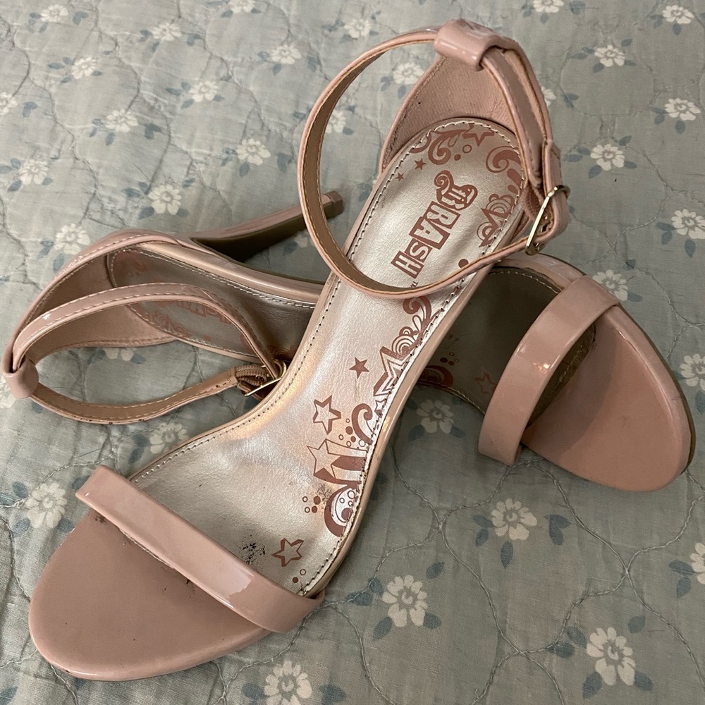 Womens High Heel Sling Shoes. Slightly used